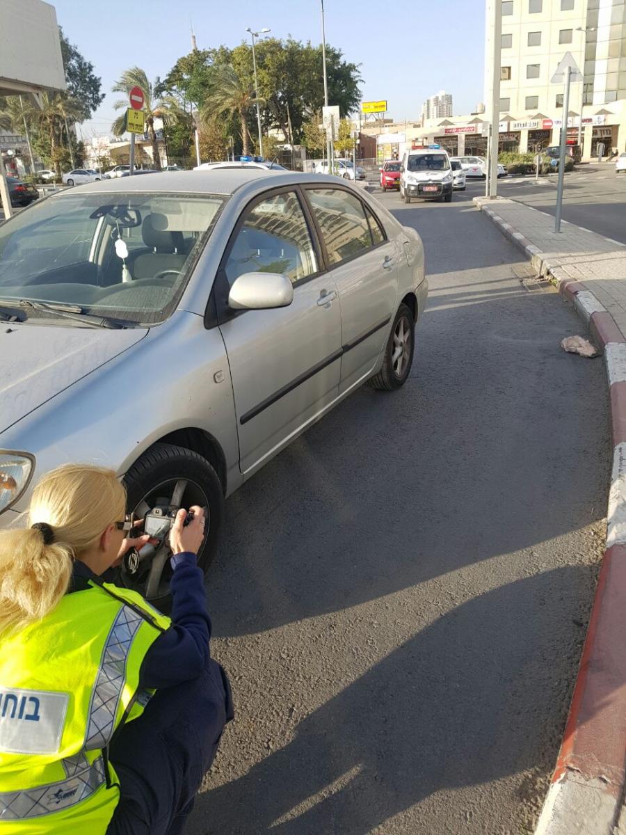 רס''ר אינה טל בעבודה. לדעת מה גרם לתאונה, לנסות למנוע בעתיד (צילום: דוברות המשטרה)